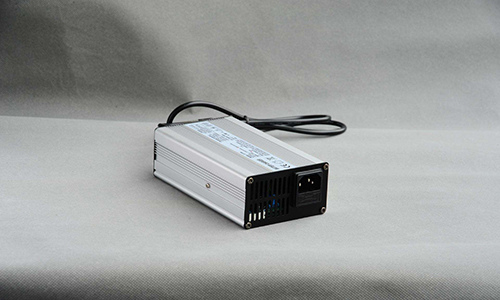 <b>磷酸鐵香蕉短视频官网池組能用鉛酸電池充電器充電嗎?</b>