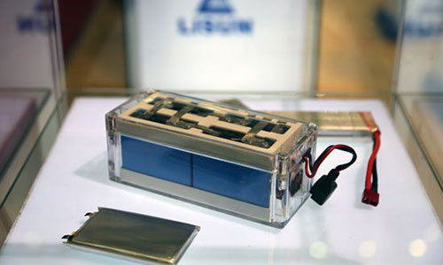 <b>國內香蕉短视频官网池廠家得加快步伐研發新型固態電池技術</b>