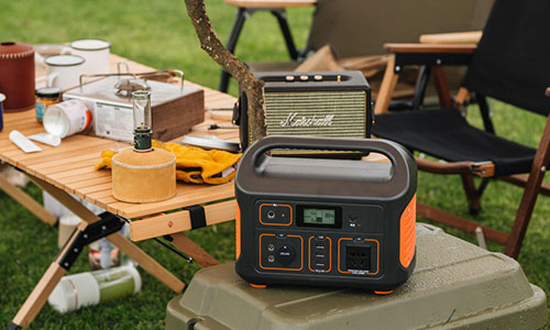 <b>為何大量移動電源廠家轉戰戶外移動儲能電源市場?</b>